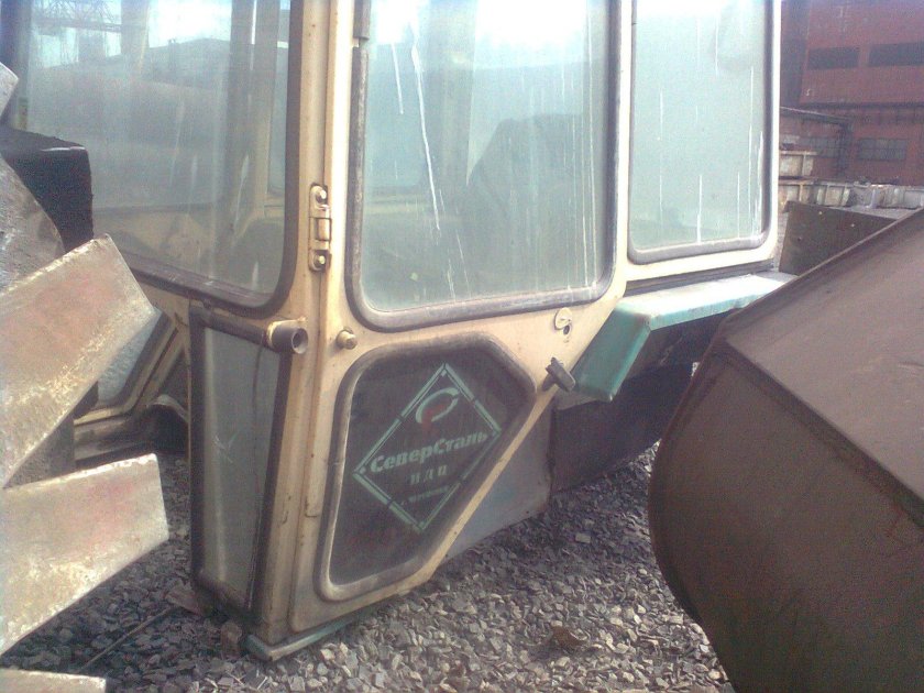 ЮМЗ 6 кабина