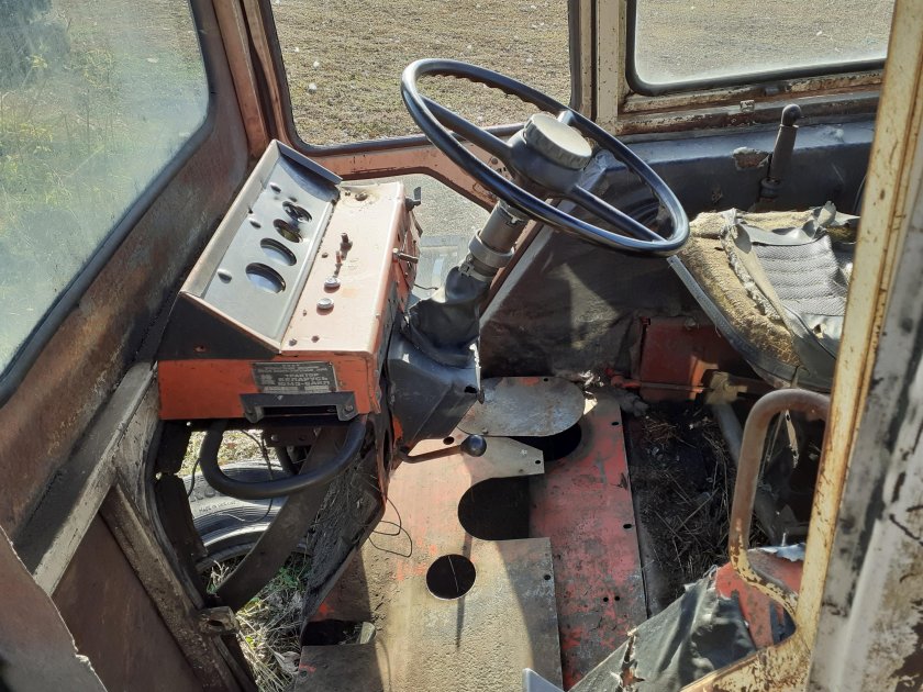 Салон трактора ЮМЗ 6