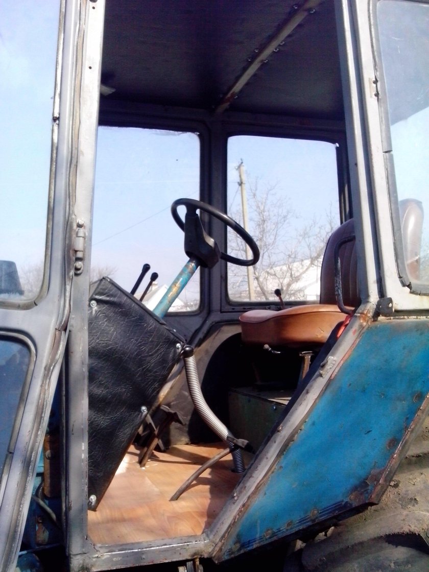 ЮМЗ 6 кабина