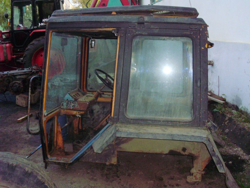 ЮМЗ-6 большая кабина