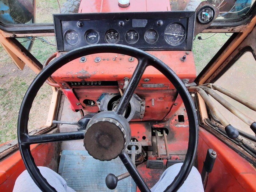 Трактор юмз 6