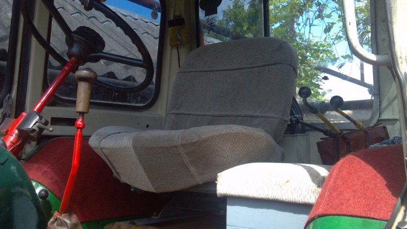 Салон трактора ЮМЗ 6