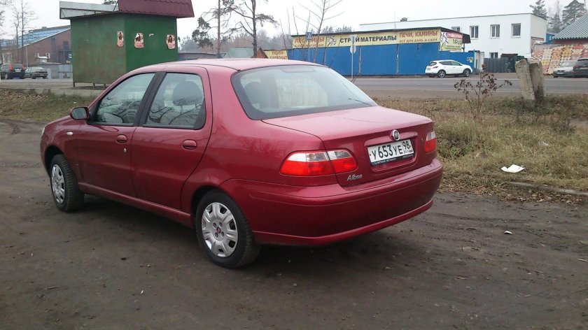 Фиат Альбеа вишневый