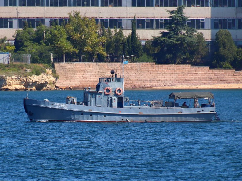 Рейдовый водолазный катер РВК-1447