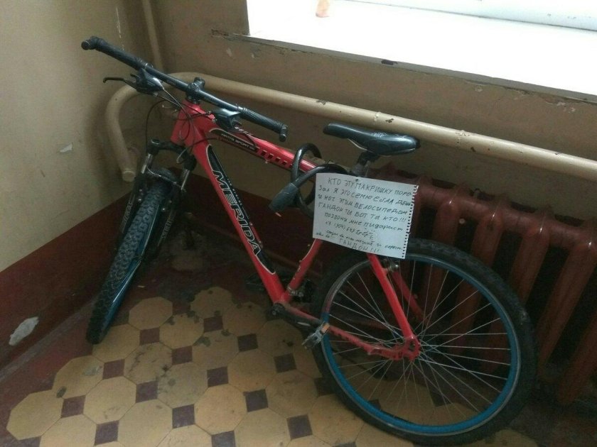 Крепеж для велосипеда в подъезде