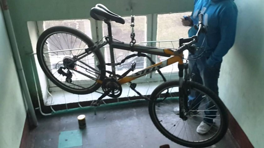 Крепление для велосипеда в подъезде