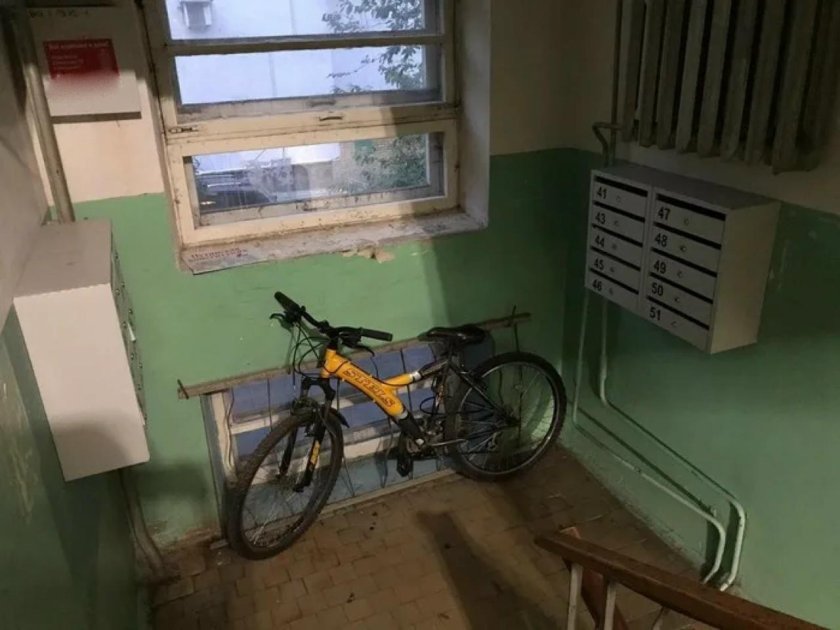 Крепление для велосипеда в подъезде