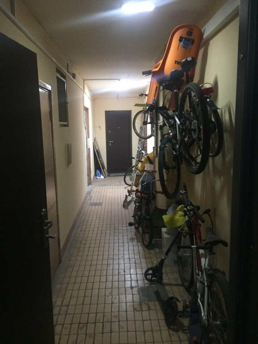 Коляски и велосипеды на лестничных площадках