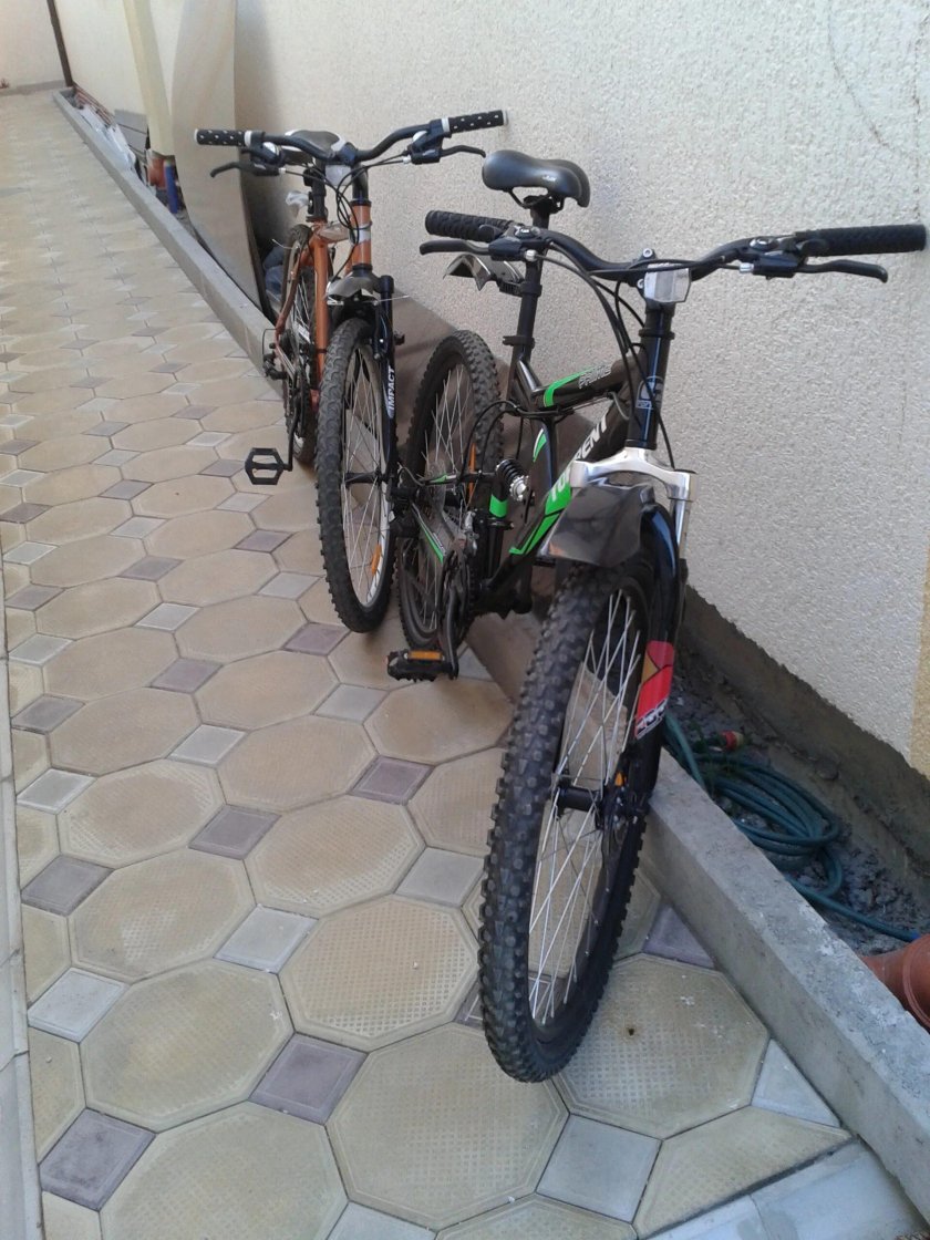 Крепление для велосипеда в подъезде