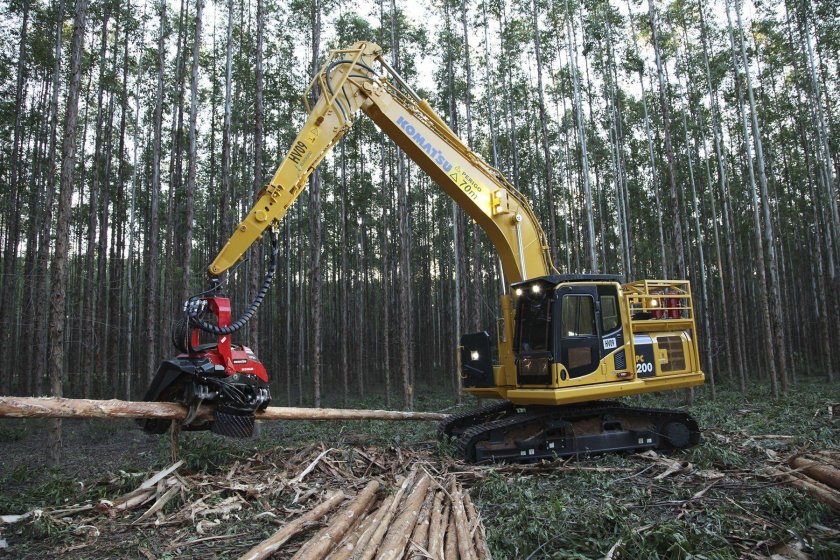 Гусеничный харвестер Комацу