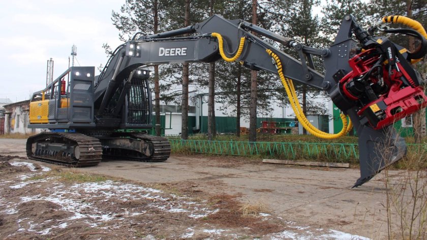Экскаватор John Deere e260lc