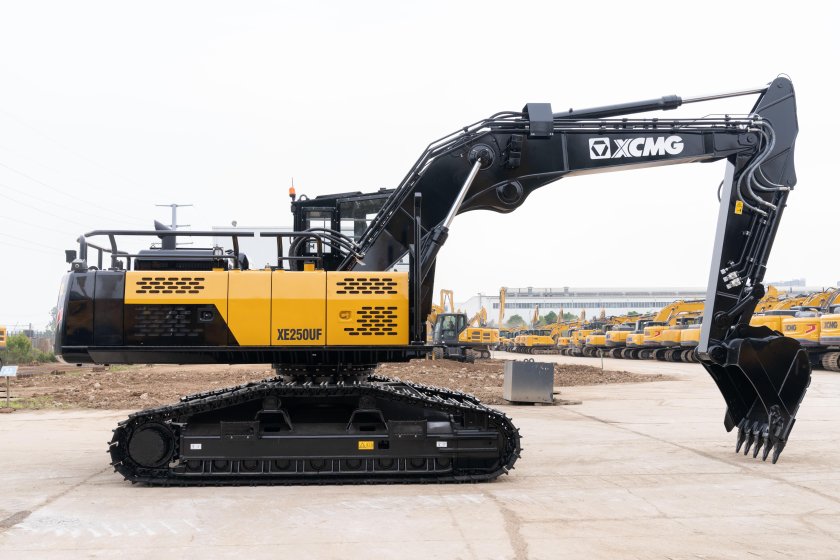 Гусеничный экскаватор xcmg xe470d