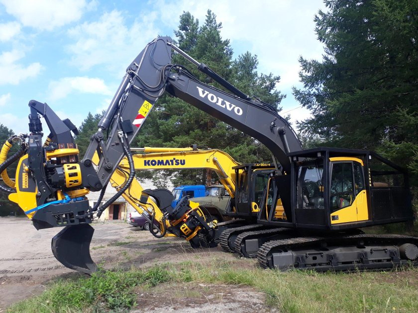 Харвестер Вольво 220