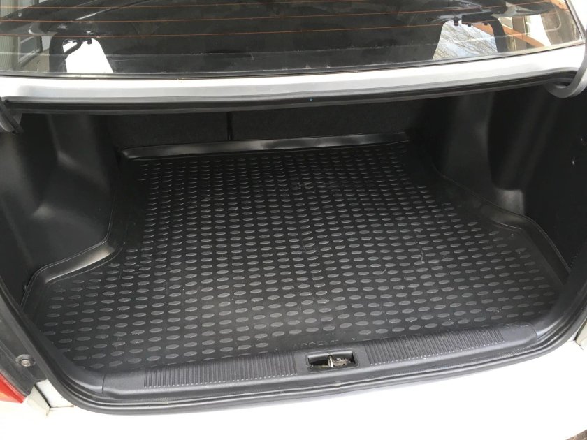 Резиновый коврик в багажник хендай солярис седан