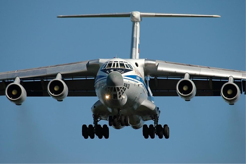 Десантный самолет ил 76