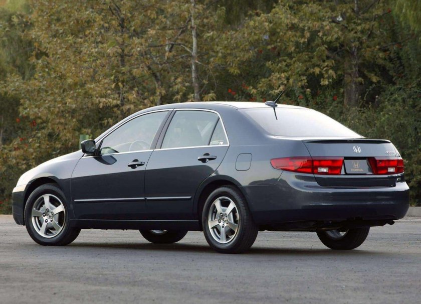 Honda седан 2005