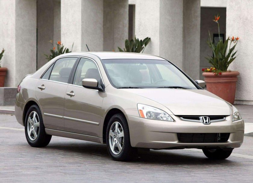 Honda Accord седан 2003