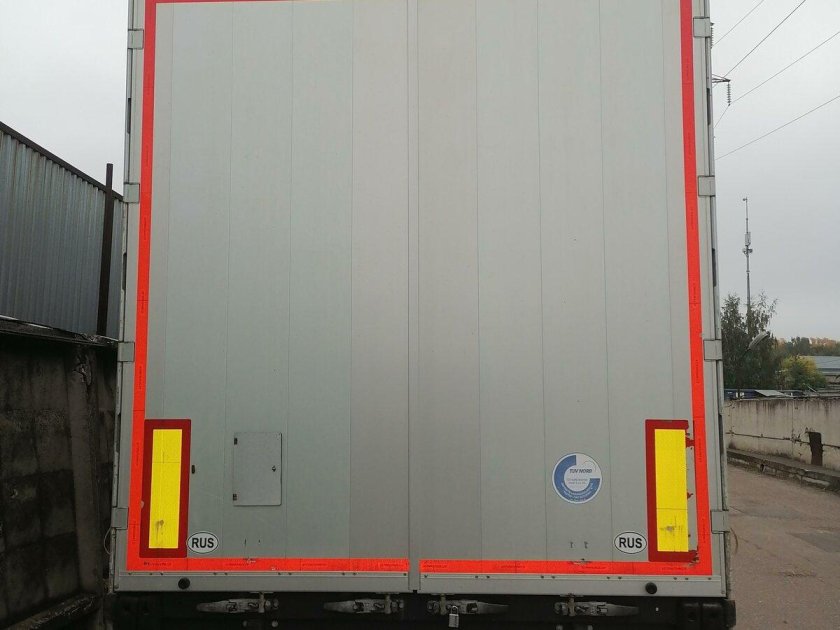 Прицеп грузовика