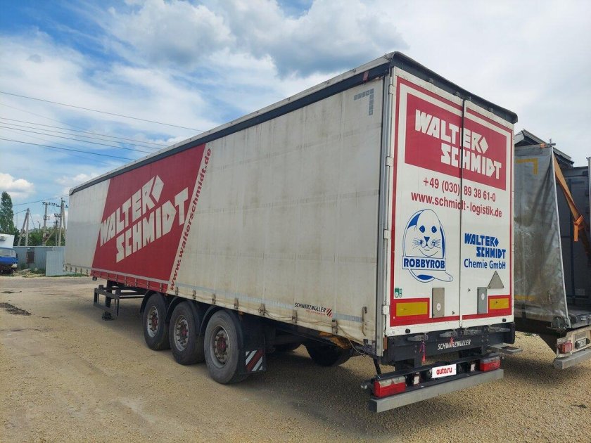 Шторный полуприцеп schwarzmuller