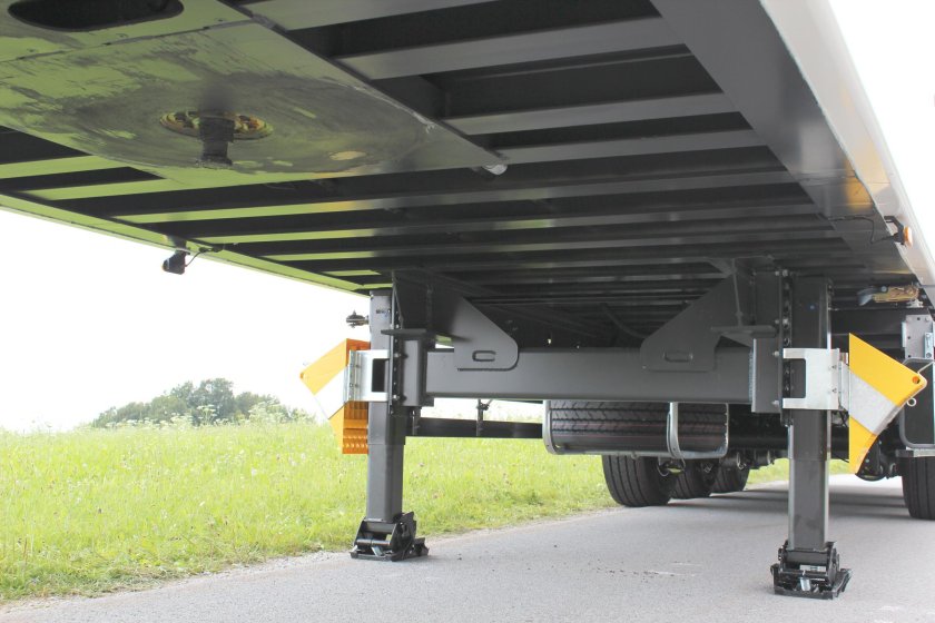 Опорная плита на полуприцепе Шмитц