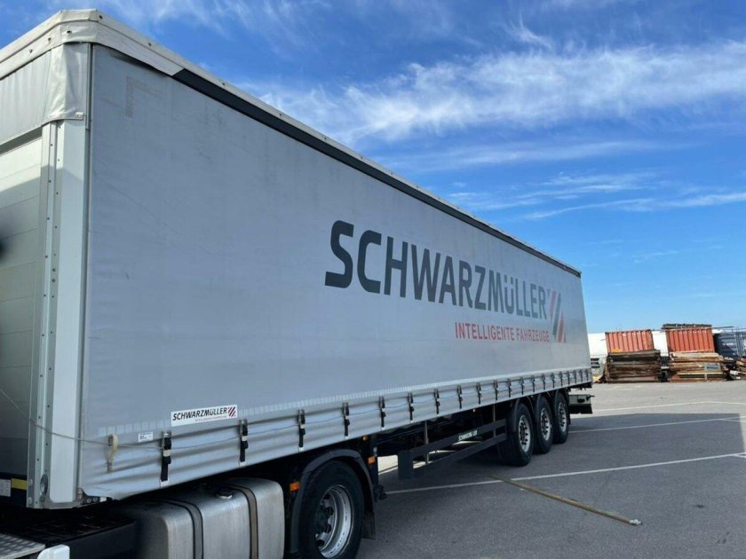 Шторный полуприцеп шварцмюллер