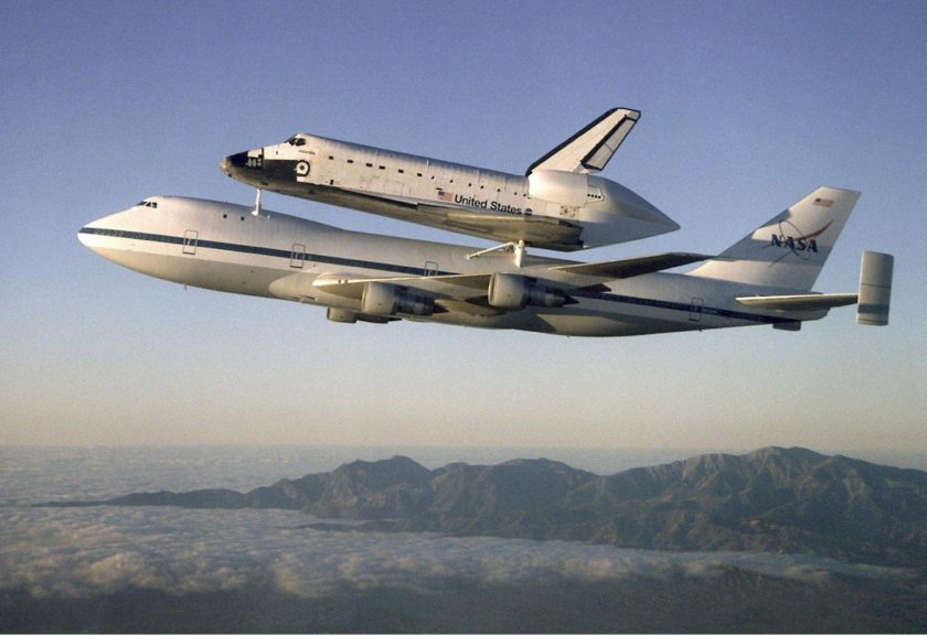 Боинг 747 шаттл