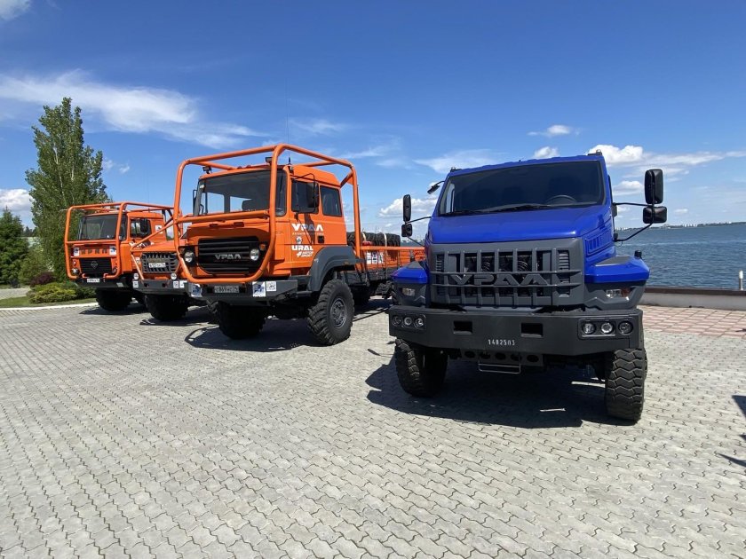 Седельный тягач урал