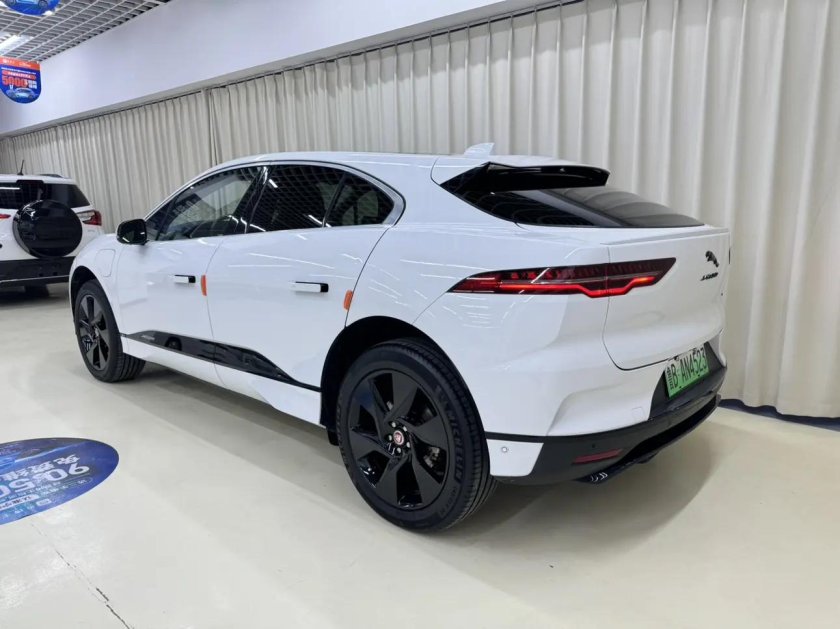 Ягуар ай пейс