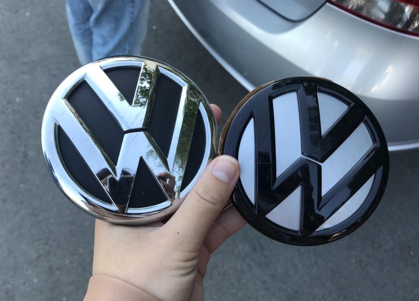 Эмблема VW Polo черная