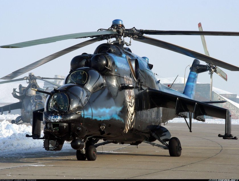 Военный вертолет