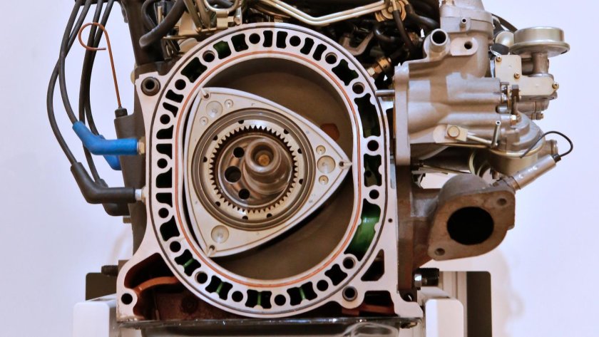 Роторный двигатель ванкеля