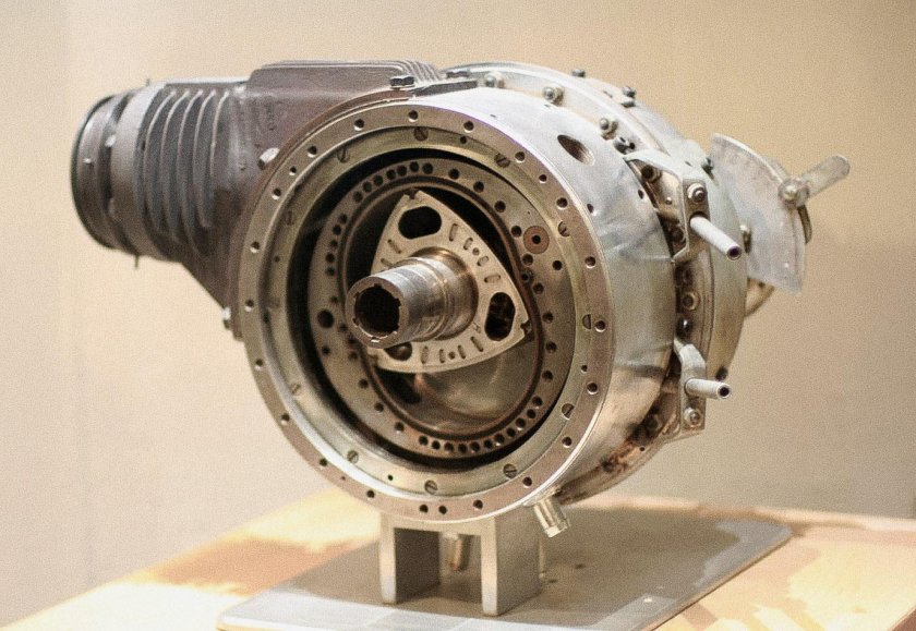 Роторно-поршневой двигатель Ванкеля