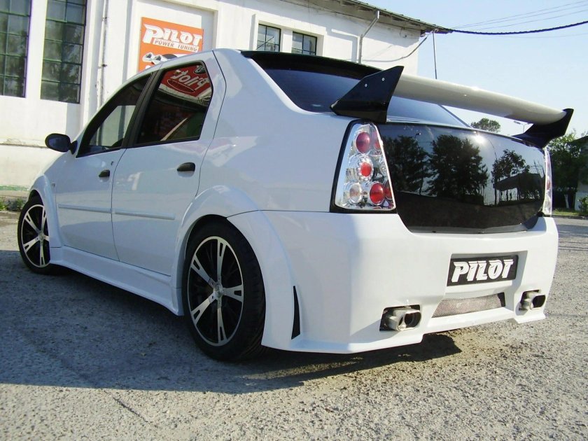 Тюнингованный Рено Логан