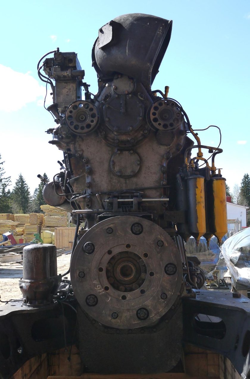 Судовой дизель м401