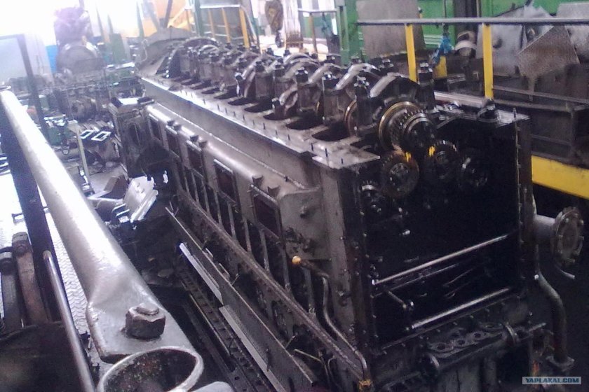 Дизель тепловоза 2тэ10м