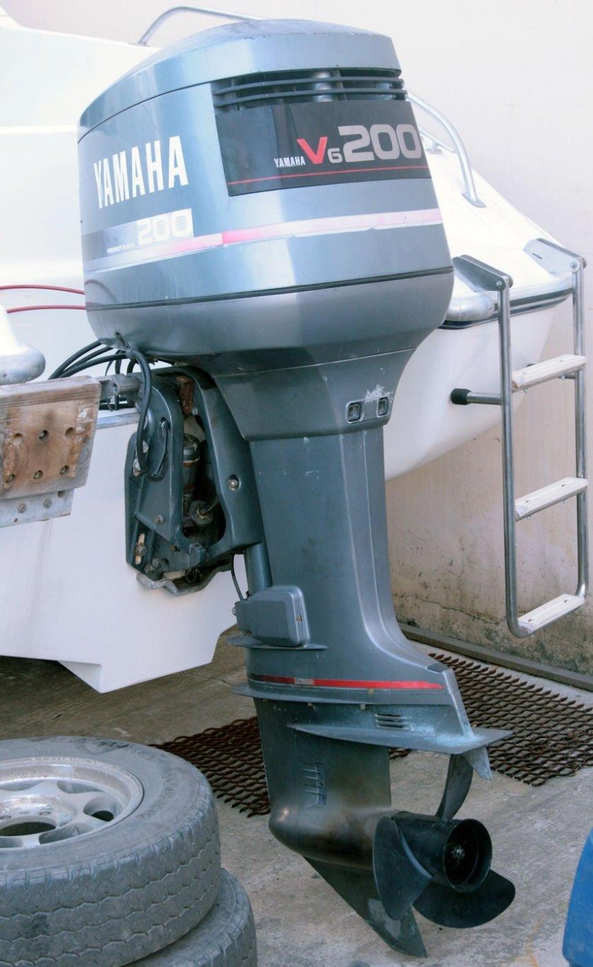 Лодочный мотор Ямаха 200 двухтактный