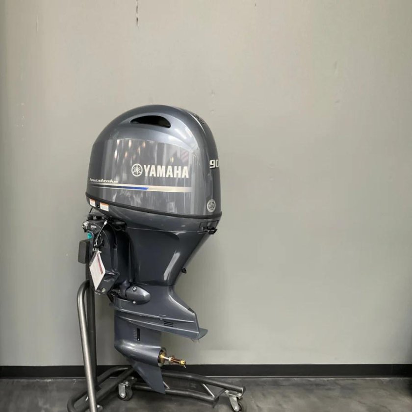 Лодочный мотор yamaha