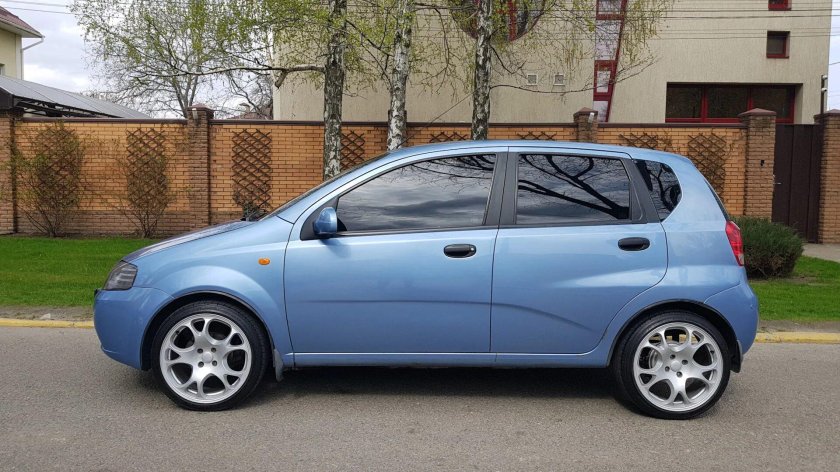 Шевроле Авео хэтчбек 2005