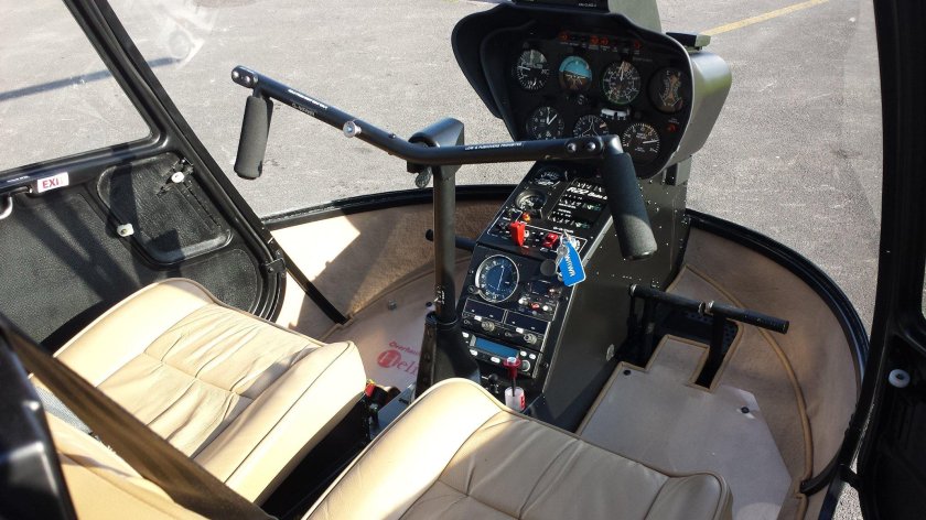 Robinson r22 кабина