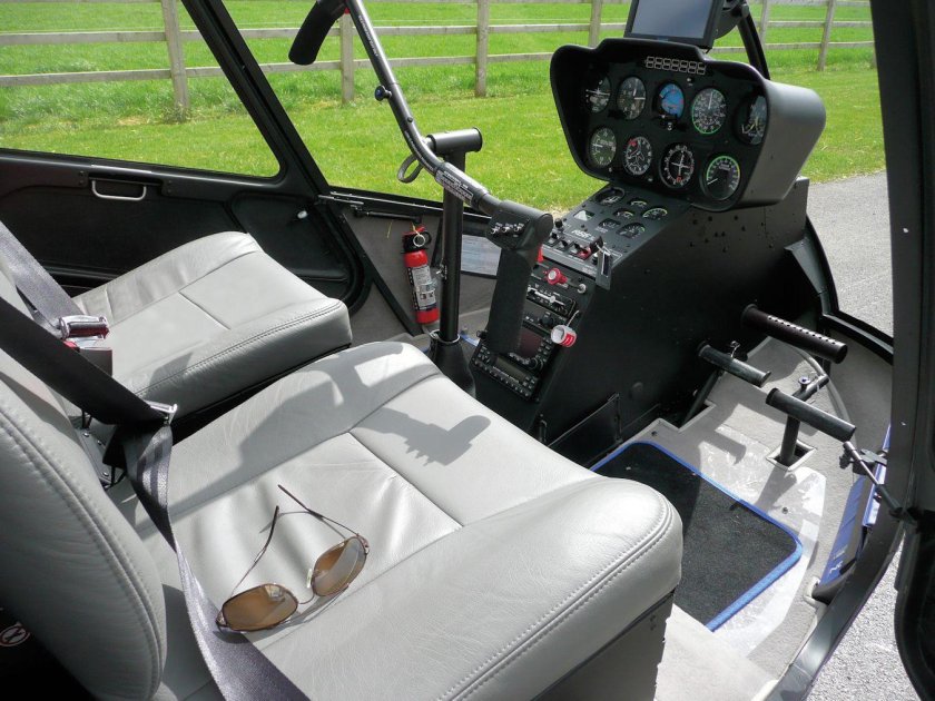 Robinson r66 кабина