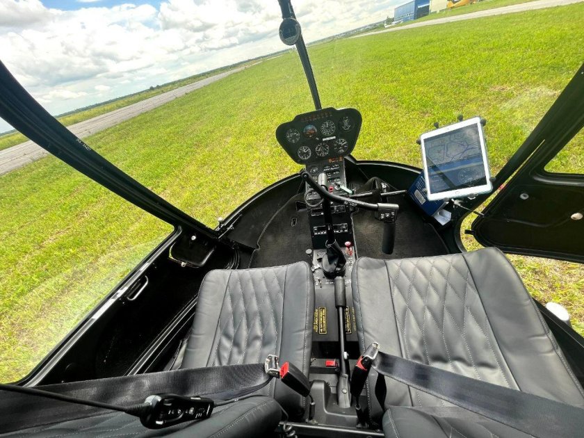 Вертолеты летают над Москвой