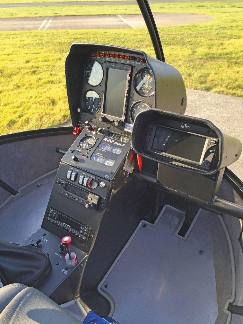 Robinson r22 кабина