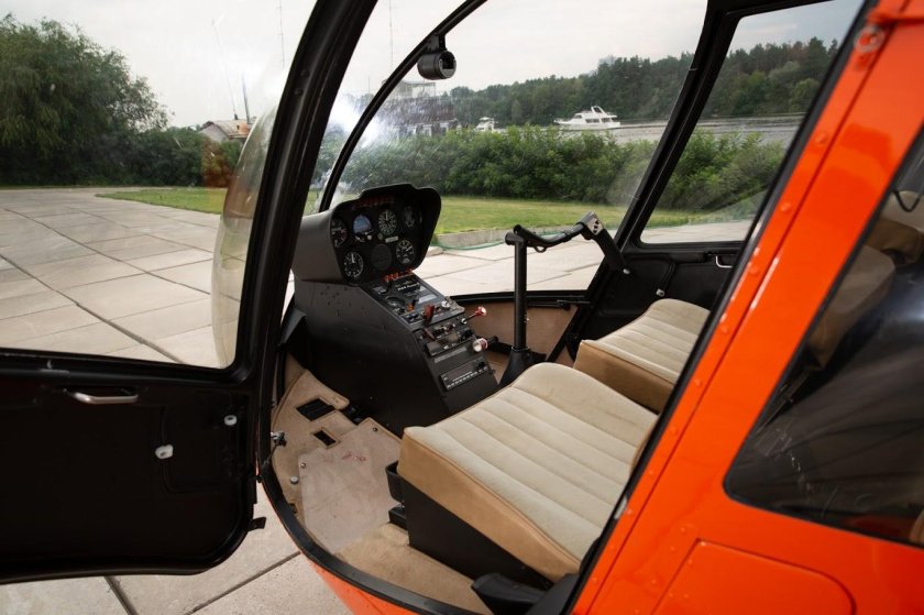Кабина вертолета Robinson r44