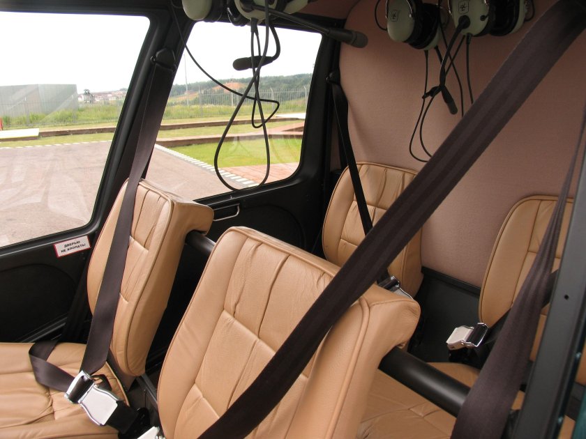 Robinson r44 салон