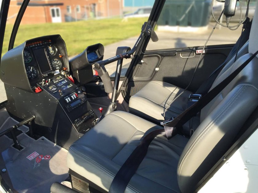 Robinson r66 кабина