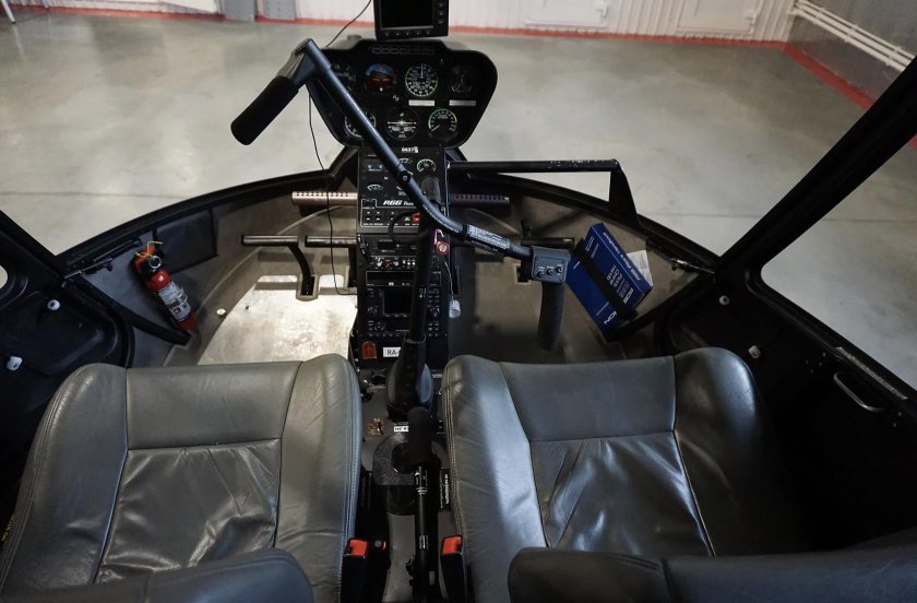 Robinson r66 кабина