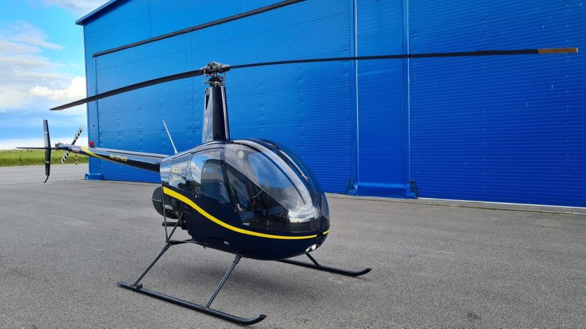 Кабина вертолета Robinson r44