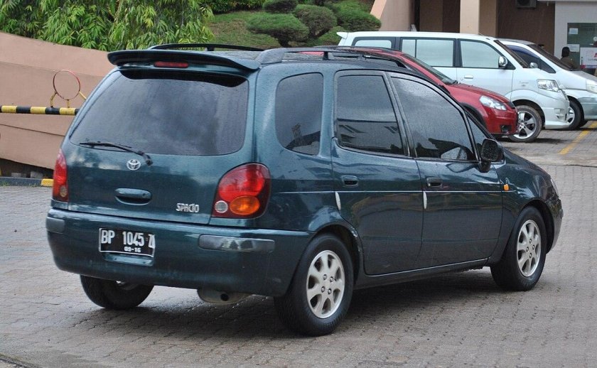 Тойота Спасио 1997