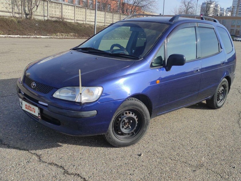 Тойота Спасио 1997 года