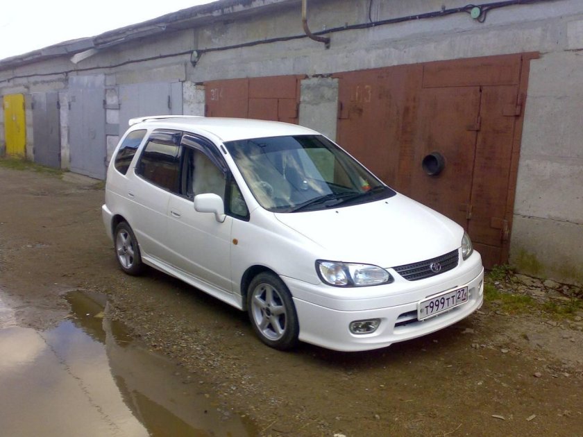 Toyota Corolla Spacio 1999